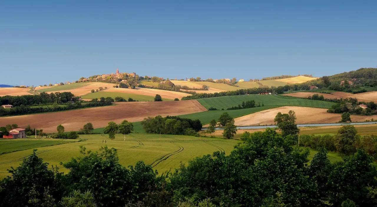 Domaine D'En Naudet Bed & Breakfast Teyssode 0*,  France